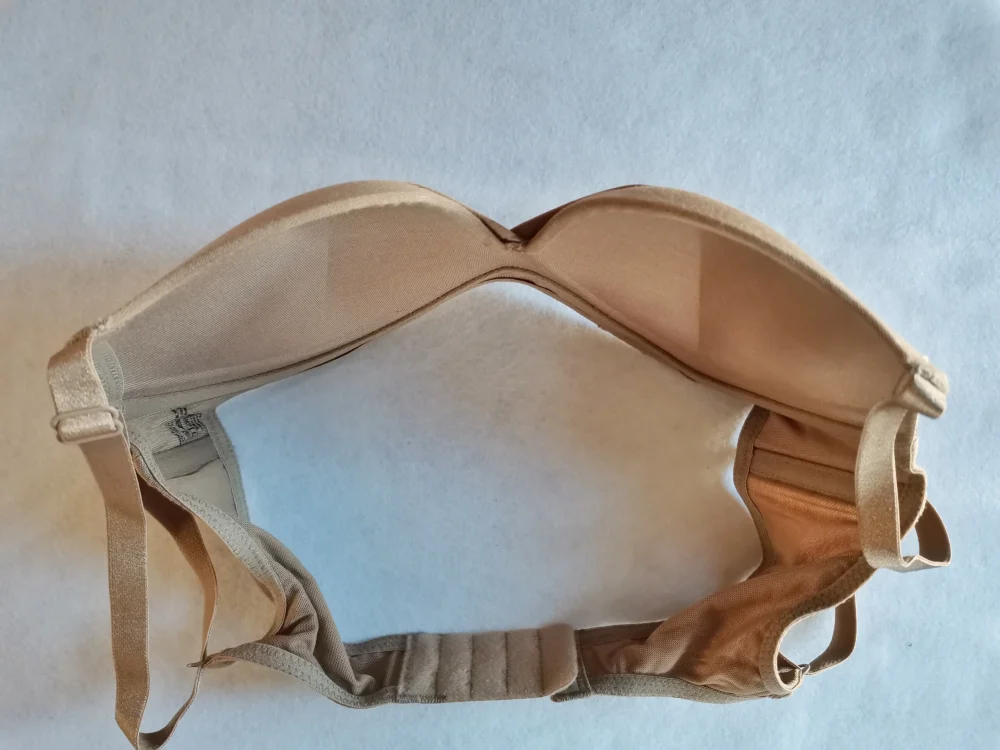 Tumugi ふっくらとろけるブラ　裏側